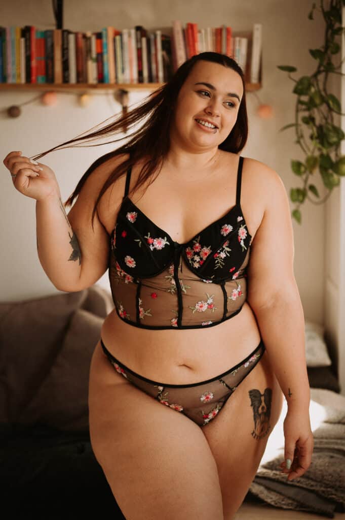 Boudoir intimiste lingerie simple naturelle lumière douce Rennes